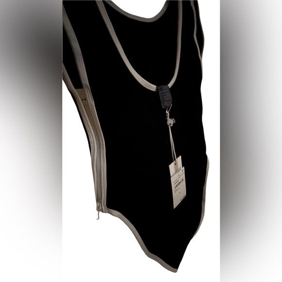 NWT- Good American Varsity Lay Out One Piece - Picture 5 of 7